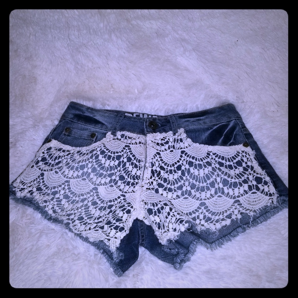 Rewash lace denim cutoffs